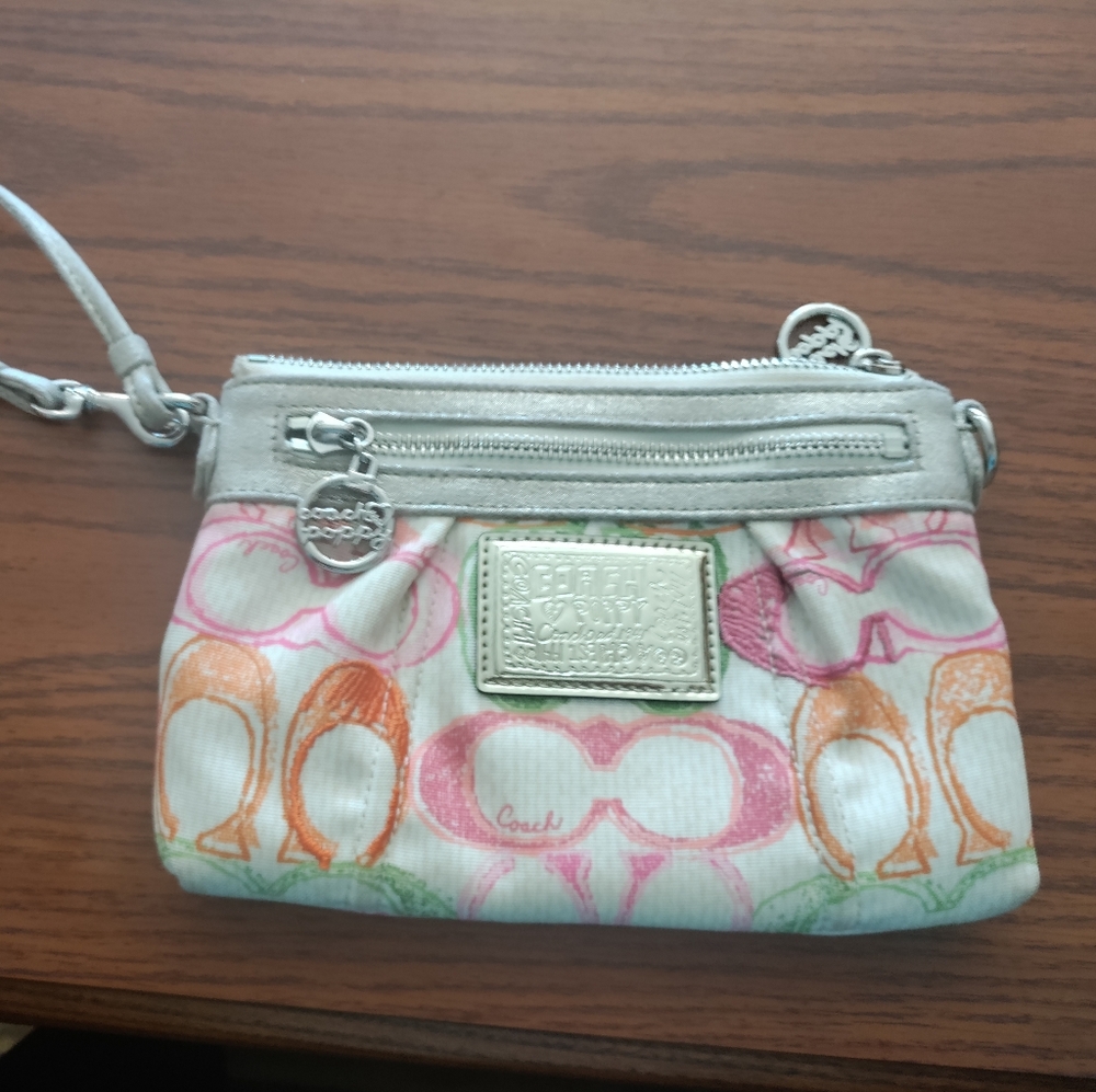 Coach Poppy Wristlet